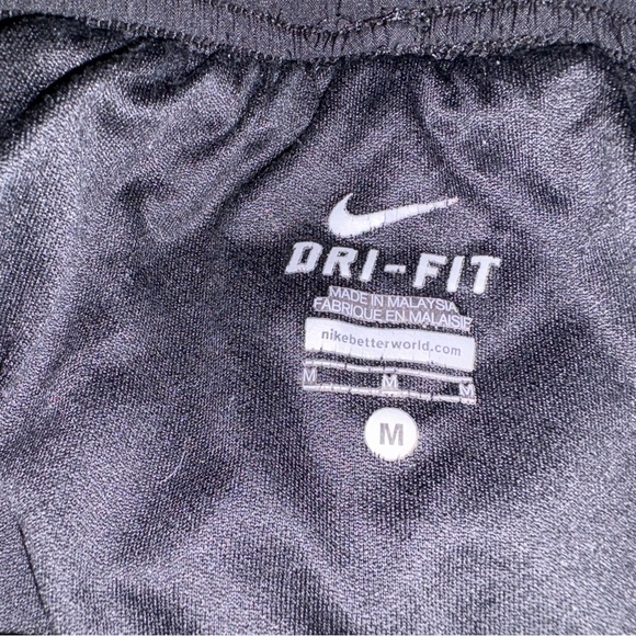 Nike Black Athletic Shorts Moisture-Wicking Elastic Waistband - Picture 2 of 3